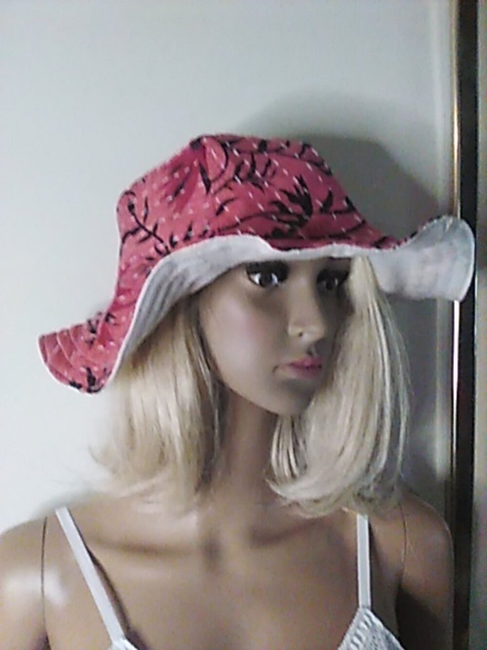 Kantha Sun Hat Pink Red White Brocade Lining M-L Reversible Bucket Hat New KS11